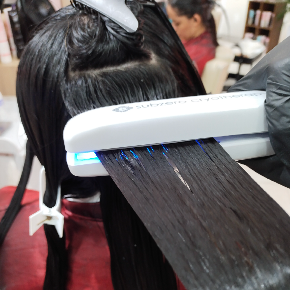 Terapia de crioterapia capilar en Blue Capilar Cali