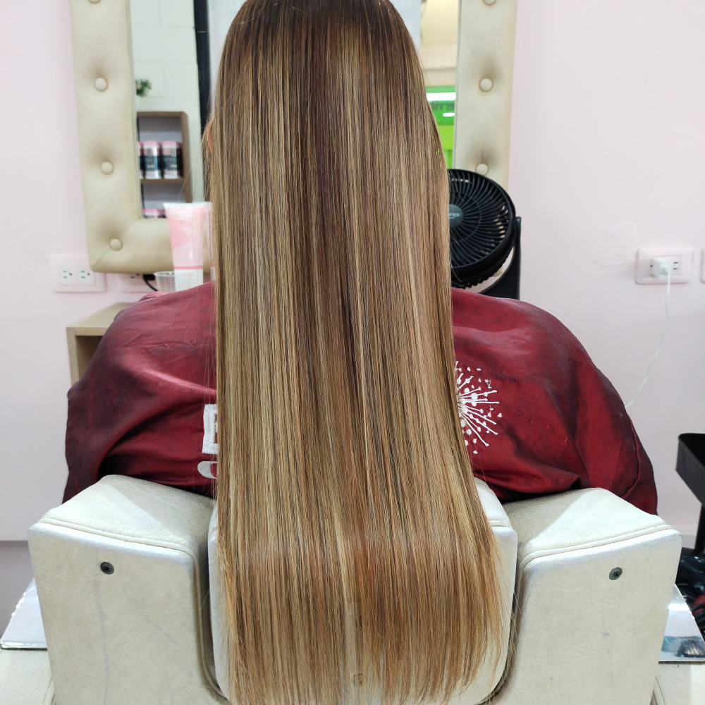 Cabello después de alisado en Blue Capilar Cali