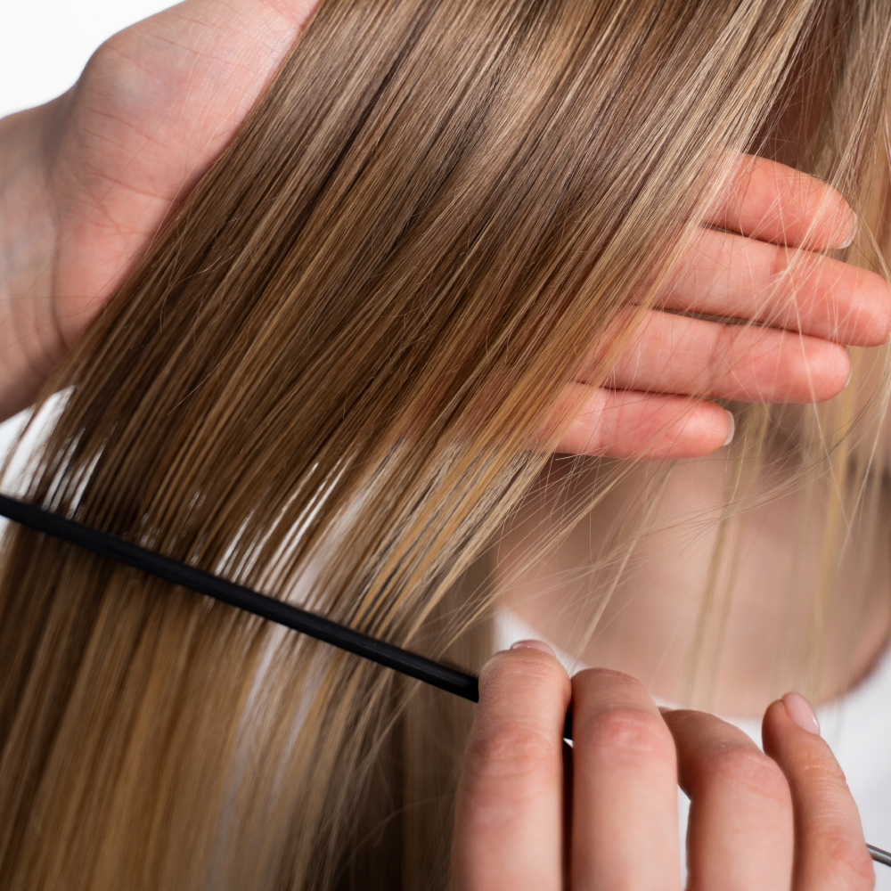 Cabello sano y liso peinado en Blue Capilar Cali